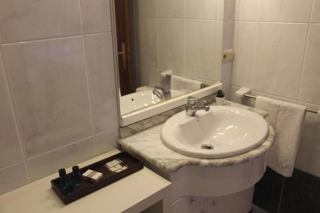 Hotel La Zubia , Granada ภายนอก รูปภาพ
